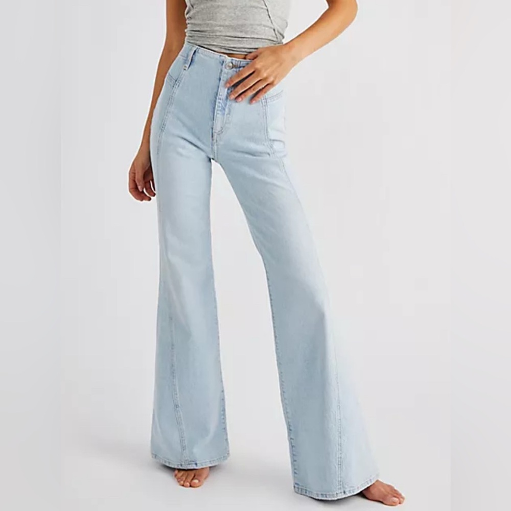 Free People Florence light Blue Flare Jeans